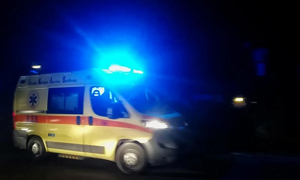 Σοβαρό τροχαίο τα ξημερώματα με τρεις τραυματίες στην Καλλιθέα